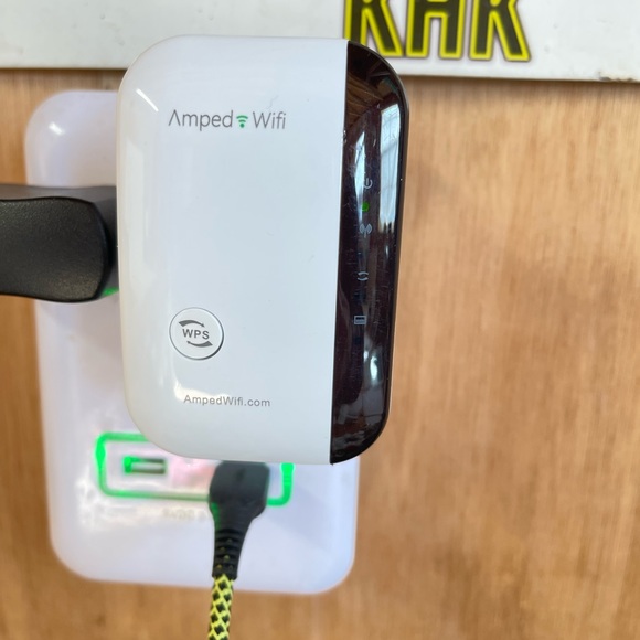 🌹SOLD🌹300Mbps Wireless WiFi Repeater/Extender/AP/WI-FI Signal Range Amplifier - Picture 11 of 14